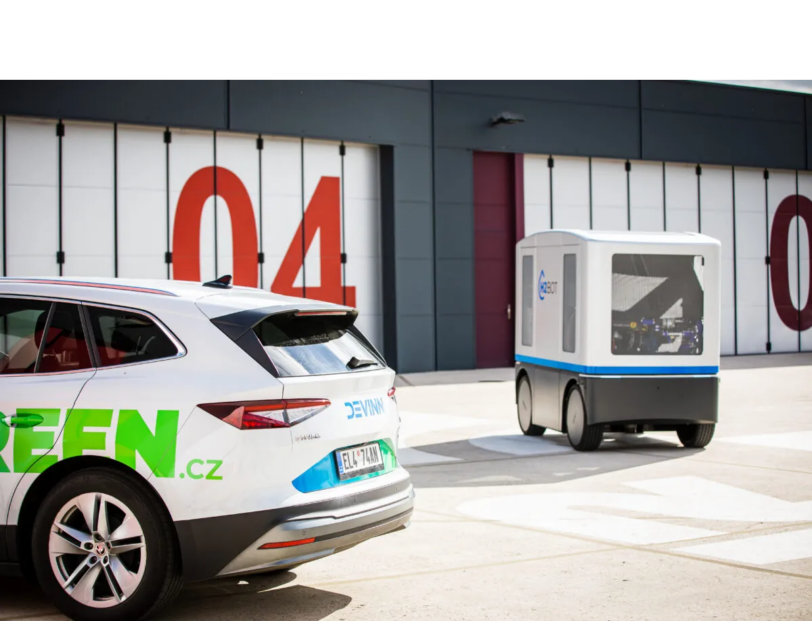 Mobile Hydrogen Semi-Autonomous Electric Car Charger